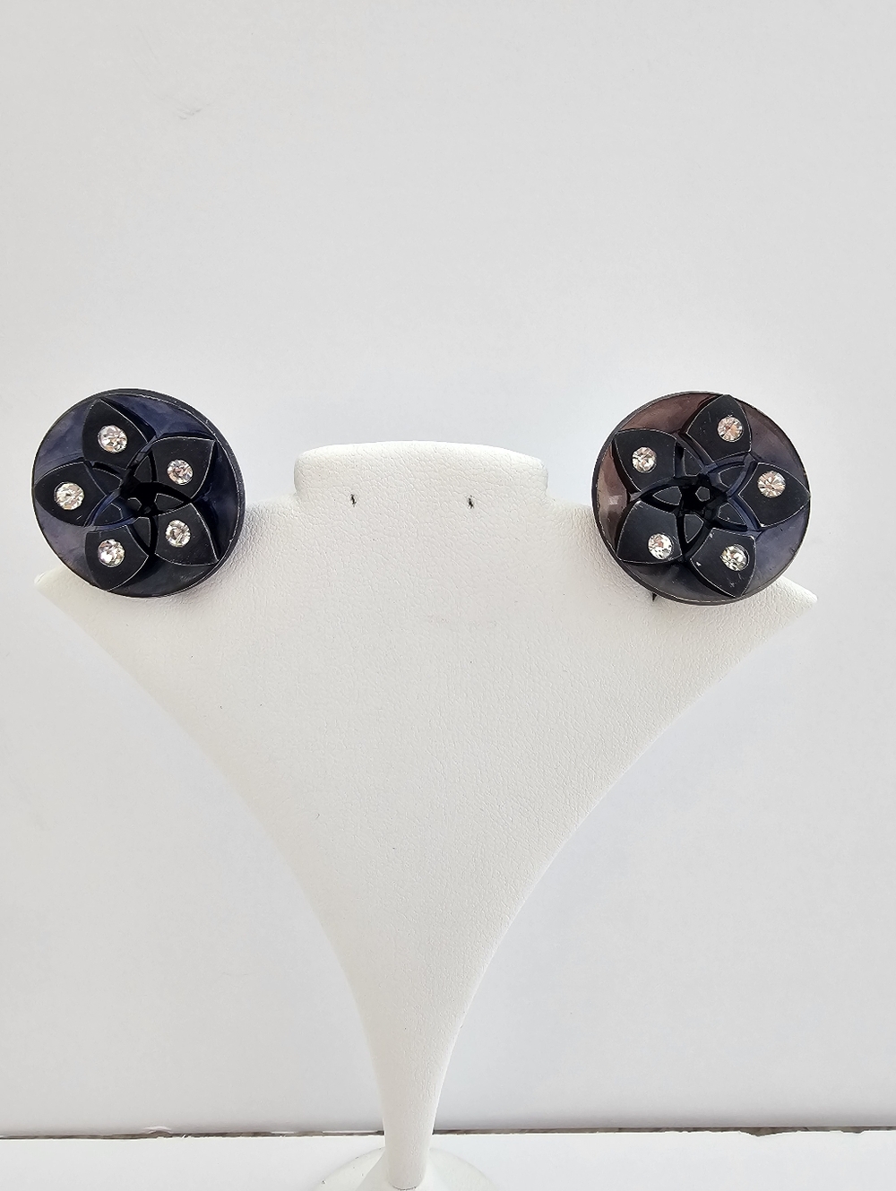 Vintage 1940s Carved Midnight Blue "Celestial" Screwback Earrings